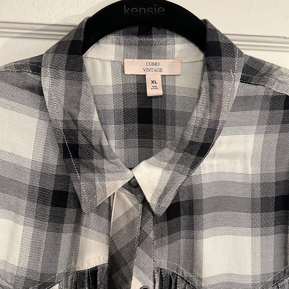 Como Vintage Plaid Print Long Flannel. Light material. Never worn. Size XL. - Picture 4 of 7